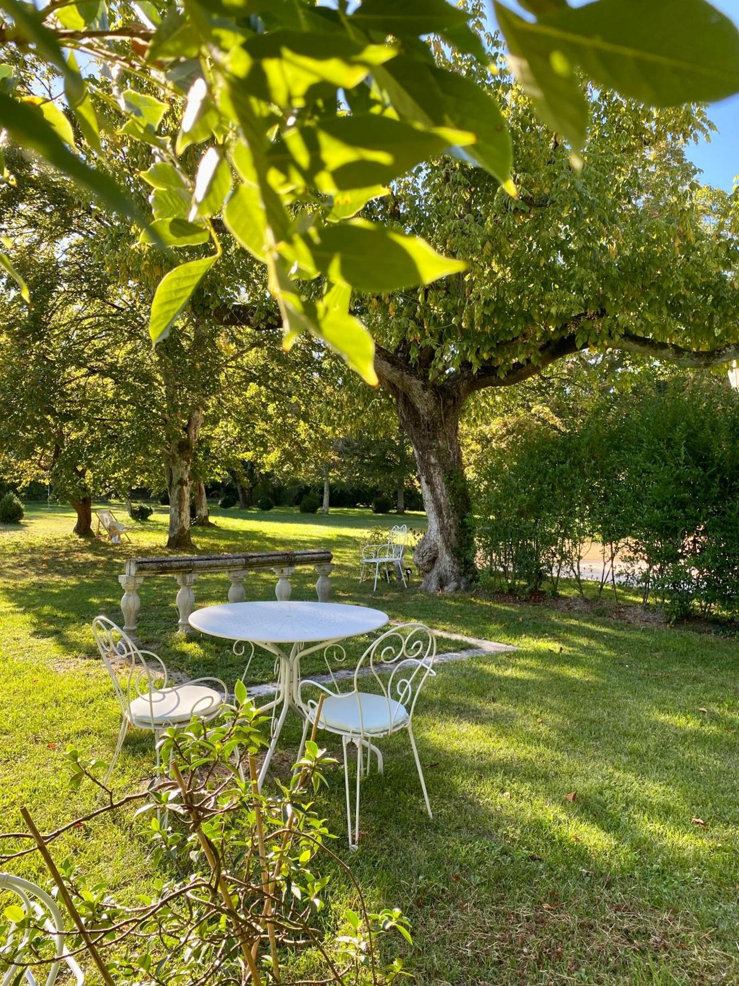 La Maison Du Champ De Beaumont Galgon Buitenkant foto